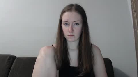 lily_love_x online show from May 13, 1:22 am