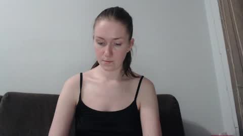 lily_love_x online show from May 8, 1:09 am