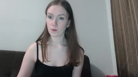 lily_love_x online show from May 16, 1:41 am