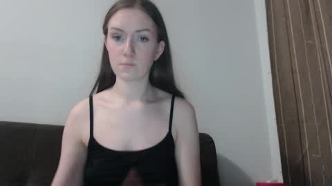 lily_love_x online show from May 16, 1:19 am