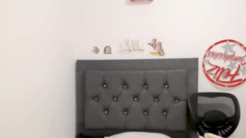 Lily Roberts online show from May 16, 2:25 am