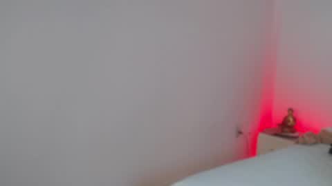 lily_rose0 online show from May 26, 9:58 pm