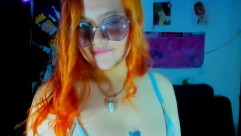 lily_stone04 online show from December 10, 4:02 am