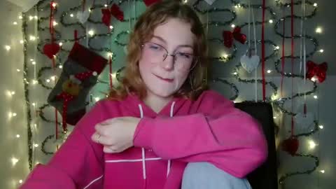 small lily online show from December 16, 6:14 pm