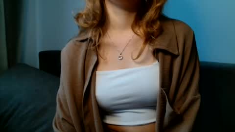 small lily online show from May 26, 5:23 pm