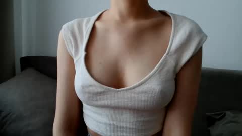 small lily online show from May 24, 5:12 pm