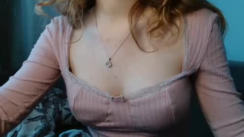 small lily online show from May 11, 4:04 pm
