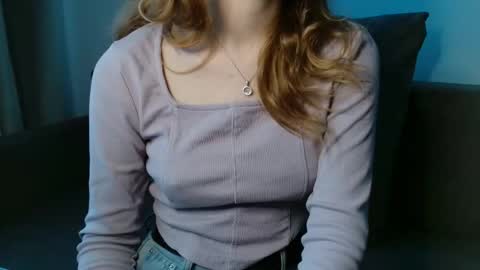 small lily online show from May 14, 5:30 pm