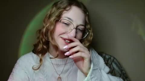 small lily online show from February 10, 3:59 pm