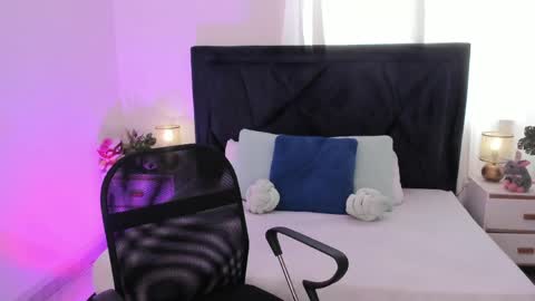 LilyWoodz online show from May 21, 7:12 pm