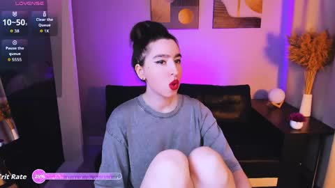 LILY online show from May 21, 2:37 pm