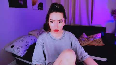 Snapshot of lily_xbaby chatting on September 10, 7:52 am LILY online show from September 10, 7:52 am