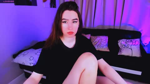 Snapshot of lily_xbaby chatting on February 2, 8:57 am LILY online show from February 2, 8:57 am