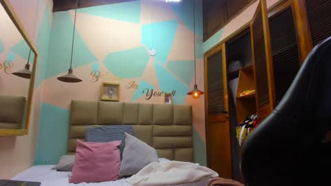 Lily online show from January 4, 9:21 am