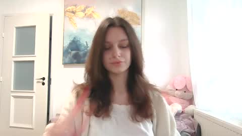 lilycandy_ online show from March 12, 1:58 pm