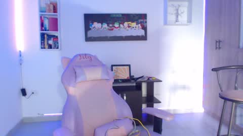 Lily online show from April 17, 7:38 pm