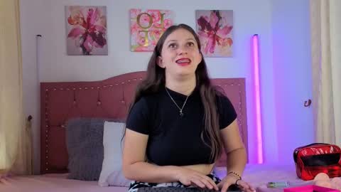 Lily online show from September 20, 1:09 pm