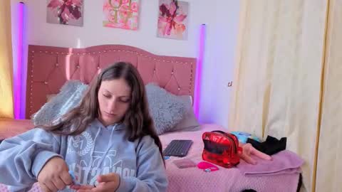 Lily online show from September 26, 1:09 pm