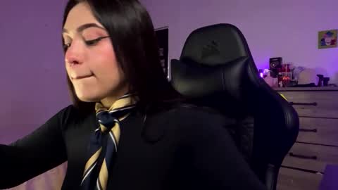 Lily online show from May 25, 8:30 pm