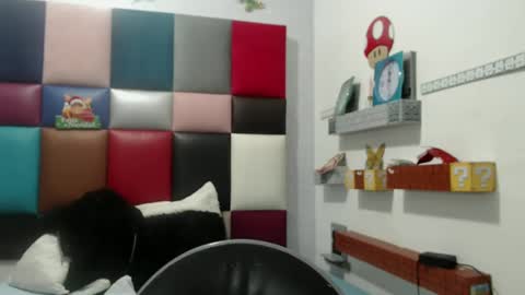 lilyjamesx online show from January 3, 6:57 pm