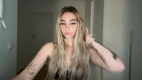 Lily online show from June 29, 5:45 pm