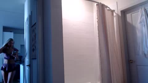 Lily Monroe online show from October 16, 2:30 pm