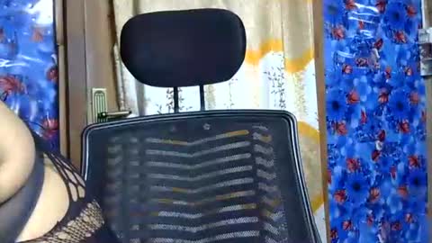 limaakter246618 online show from October 18, 5:15 pm