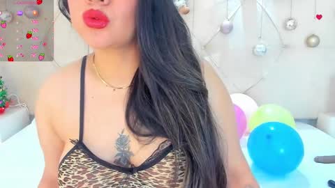 Snapshot of lin_jayani chatting on December 27, 11:50 am Lin online show from December 27, 11:50 am