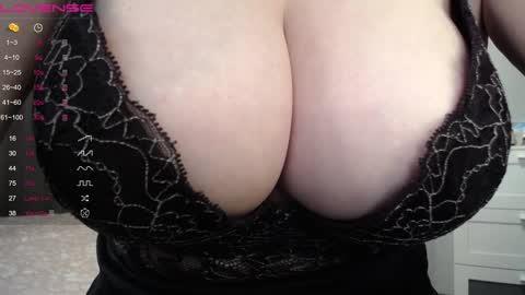 Lina online show from December 17, 10:01 am