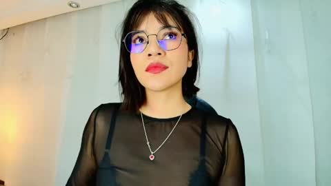  Lina Bedoya  online show from May 15, 11:46 am