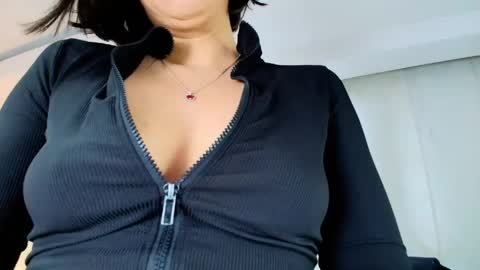  Lina Bedoya  online show from May 11, 11:45 am