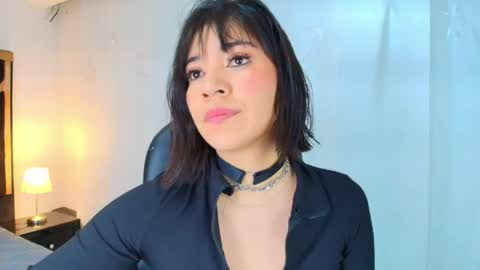  Lina Bedoya  online show from May 8, 11:35 am