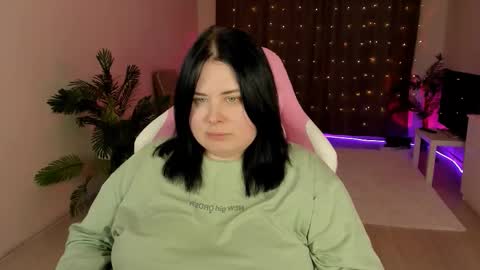 lina_linx online show from October 4, 6:45 pm