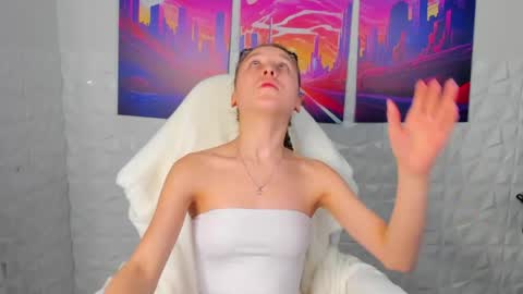 lina_massey online show from May 7, 1:32 am