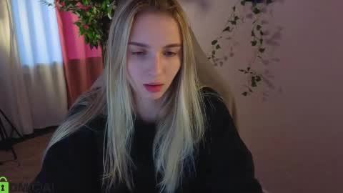LINA online show from May 15, 2:27 am