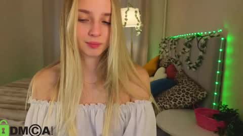 LINA online show from May 24, 1:04 am