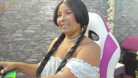 LINA SANCHEZ online show from May 16, 2:05 pm
