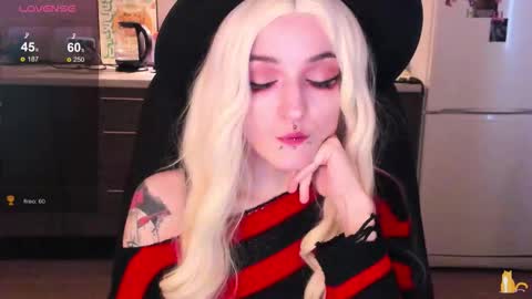 Lina 3  1715622743 online show from October 28, 8:20 am