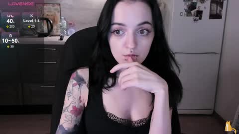 Lina 3  1715622743 online show from April 4, 5:12 pm