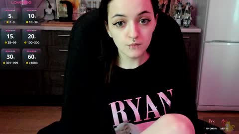 Lina 3  1715622743 online show from December 16, 9:35 am