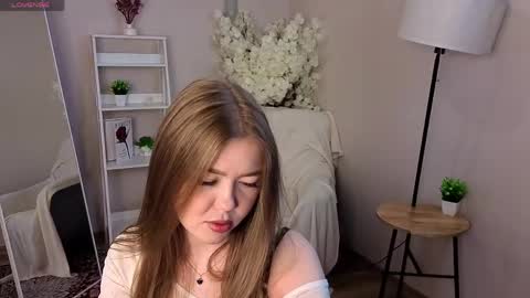 Lina online show from May 18, 4:00 am