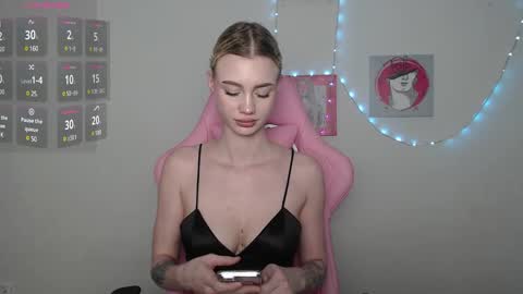 Snapshot of linacute52 chatting on February 1, 9:51 pm linacute52 online show from February 1, 9:51 pm