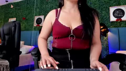 Lina  online show from November 28, 11:35 am