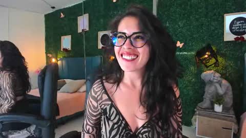 Lina  online show from October 27, 5:19 pm