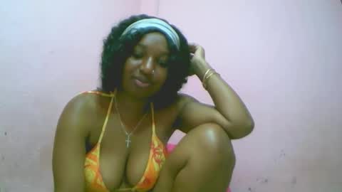 linah1123 online show from November 2, 4:54 pm