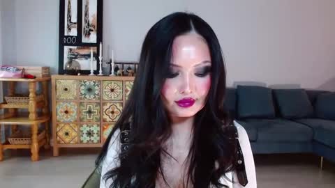 LinaKim online show from February 4, 7:40 am