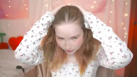 Lina online show from April 5, 5:39 am