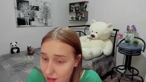 Lina online show from March 11, 9:15 pm