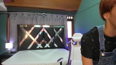  Linda  online show from December 31, 5:51 pm