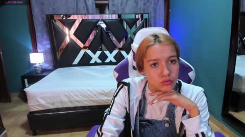  Linda  online show from January 18, 11:00 am